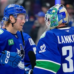 Life-saving message at a hockey game: “It was just one moment in our lives where we crossed paths at the right time”