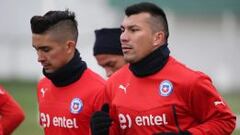 Medel dispara: "Tienen espías en todos lados, nos quieren cagar"