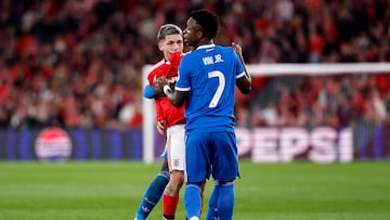 Prestianni y Vinicius.