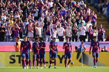 Los jugadores del FC Barcelona celebran el 1-0 de Ilkay Guendogan al Real Madrid. 