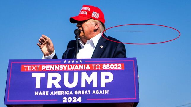 La foto donde se ve la bala que roza a Trump en el mitin en Pensylvania