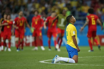 Thiago Silva desolado tras la eliminación.