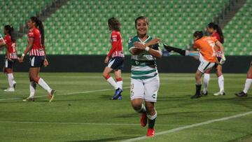 La capitana de Santos Laguna fue la encargada de hacer la tercera anotación de la noche ante el 'Rebaño Sagrado', pero la dorsal 10 sacó un golazo de otro nivel.