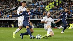 Kylian Mbapp&eacute; ejecuta un remate ante la oposici&oacute;n de Carvajal y Casemiro en el &uacute;ltimo Real Madrid-PSG de Champions.
 
 
 
 