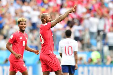 El defensa panameño Felipe Baloy hizo historia en el fútbol panameño al anotar el primer gol de Panamá en un mundial. El tanto valió para maquillar el resultado final.