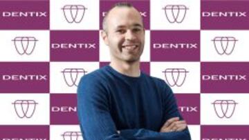 Andr&eacute;s Iniesta posa como nueva imagen de la compa&ntilde;&iacute;a de cl&iacute;nicas dentales Dentix.