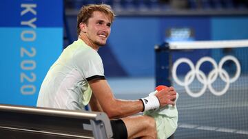 30 July 2021, Japan, Tokyo: German tennis player Alexander Zverev celebrates victory after defeating Serbia&#039;s Novak Djokovic in the men&#039;s singles semifinal match at Ariake Tennis Par, in teh ocurse of the Tokyo 2020 Olympic Games. Photo: Jan Woitas/dpa-Zentralbild/dpa
 30/07/2021 ONLY FOR USE IN SPAIN