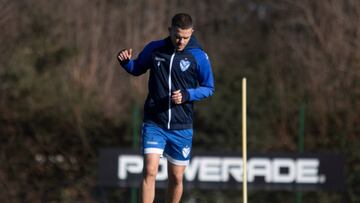 Fernando Gago volvió a tomar contacto con la pelota