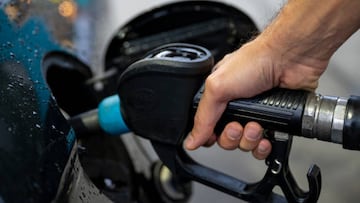 Los precios de la gasolina bajan en el sur de California. A continuación, cuál es el promedio actual por un galón de combustible regular en Los Angeles.