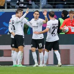 Asistencia de Borré en goleada del Frankfurt a Leverkusen