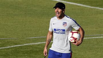 Diego Pablo Simeone, en un entrenamiento del Atlético. El verano del equipo está cerrado.