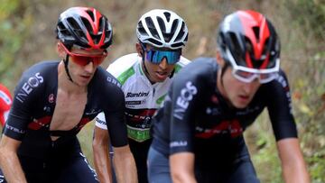 Egan Benral felicit&oacute; a Miguel &Aacute;ngel L&oacute;pez por su triunfo en la etapa 18 de La Vuelta a Espa&ntilde;a.