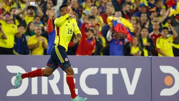 Oscar Cortés de Colombia celebra un gol en un partido de la fase final del Campeonato Sudamericano Sub 20.