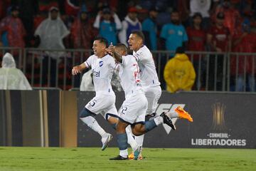 Con goles de Andrés Ibargüen y Déinner Quiñones, Medellín venció 2-1 a Nacional de Montevideo en el Atanasio Girardot. El Poderoso sigue en la pelea por clasificar a octavos.