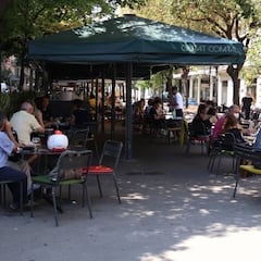 Barcelona no hace caso a las recomendaciones: miles de coches abandonan la ciudad