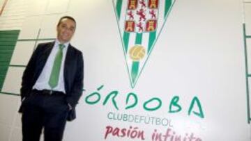 El Córdoba anuncia que Oltra renueva por una temporada