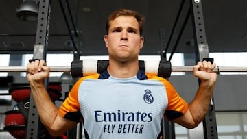 Latasa entrena con el Real Madrid.