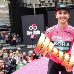Hindley hace historia con su primera conquista del Giro