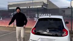 Gerard Piqué llega a la Kings League conduciendo un Renault Twingo, a 15 de enero de 2022, en Barcelona (Cataluña, España)
FUTBOLISTA;COCHE;GENTE
Europa Press
15/01/2023