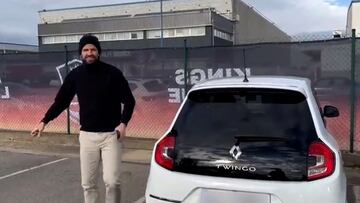 Gerard Piqué llega a la Kings League conduciendo un Renault Twingo, a 15 de enero de 2022, en Barcelona (Cataluña, España)
FUTBOLISTA;COCHE;GENTE
Europa Press
15/01/2023