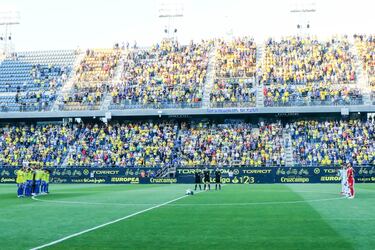 Emotivo homenaje a Reyes de sus compañeros del Extremadura.