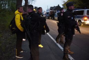 Los jugadores del Dortmund después del incidente.