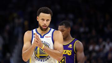 SAN FRANCISCO, CALIFORNIA - OCTOBER 18: Stephen Curry #30 of the Golden State Warriors reacts during the 3rd quarter of the game against Los Angeles Lakers at Chase Center on October 18, 2022 in San Francisco, California. NOTE TO USER: User expressly acknowledges and agrees that, by downloading and or using this photograph, User is consenting to the terms and conditions of the Getty Images License Agreement. Ezra Shaw/Getty Images/AFP