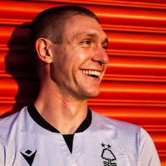 Ethan Horvath firma por tres años con Nottingham Forest