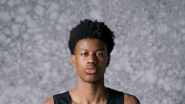 America’s best high school basketball player is graduating a year early