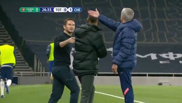 Tenso momento entre Lampard y Mourinho en la Carabao Cup