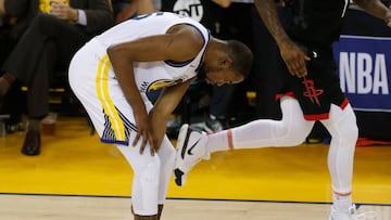 Kevin Durant, en el momento de su lesi&oacute;n contra Houston Rockets.