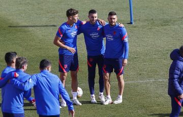 Llorente, Mario Hermoso y Koke.