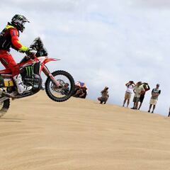 Resumen 2ª etapa del Dakar: victorias de Loeb y Walkner