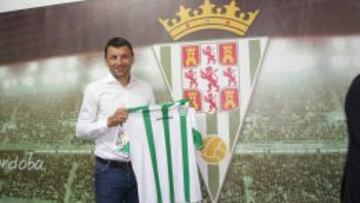 Djukic, en su presentaci&oacute;n.