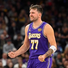 Luka Doncic escribe su nombre junto al de Magic Johnson y Jerry West