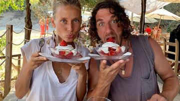 El 'tartazo' m¨¢s dulce de Carles Puyol a Vanesa Lorenzo