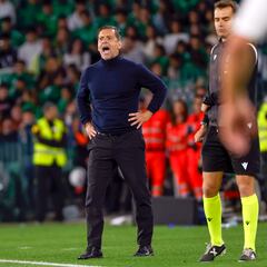 Quique cumple, el Sevilla decide