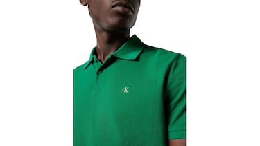 Ni Lacoste ni Ralph Lauren: este polo de Calvin Klein está siendo la sensación de la primavera en Amazon
