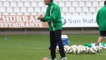 José Antonio Romero en un entrenamiento del Córdoba.