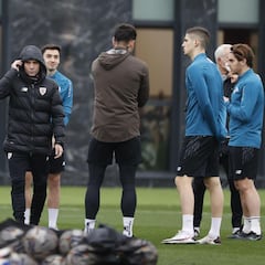 Marcelino debe gestionar los tiempos con Muniain y Villalibre