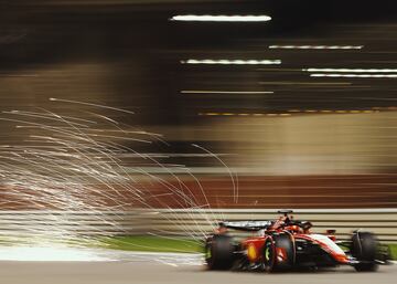Charles Leclerc durante la carrera de Fórmula 1 del Gran Premio de Bahréin en el circuito de Sakhir.