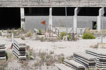 Así se encuentra el que será el nuevo estadio del Valencia Club de Fútbol. Las obras llevan trece años paradas.