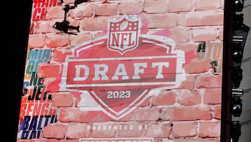 KANSAS CITY, MISSOURI - APRIL 27: A detailed view of the Draft logo is seen prior to the first round of the 2023 NFL Draft at Union Station on April 27, 2023 in Kansas City, Missouri.   David Eulitt/Getty Images/AFP (Photo by David Eulitt / GETTY IMAGES NORTH AMERICA / Getty Images via AFP)