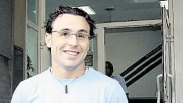 <b>SONRIENTE. </b>Sergio se mostró ayer así de contento a su salida de las oficinas del Olímpico.