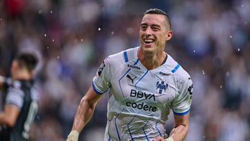 Rogelio Funes Mori festeja un gol con los Rayados de Monterrey