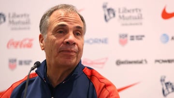 Bruce Arena dio su punto de vista en medio de la pol&eacute;mica generada por el Presidente Donald Trump y el himno previo a un evento deportivo en USA.