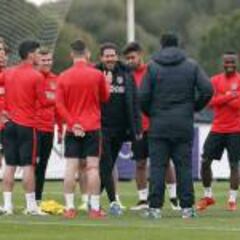 Simeone felicitó al Juvenil A por su reciente título de Liga