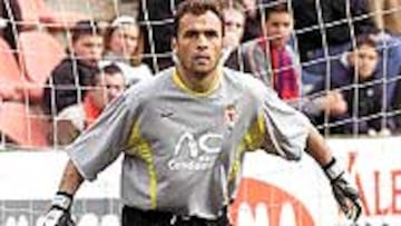 <b>REINKE SE VA</B>. Ha firmado por el Werder Bremen por dos años.