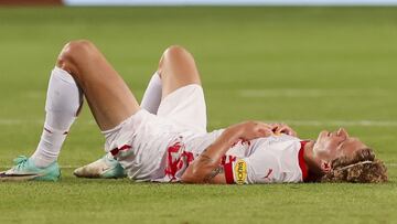 Kjaergaard, del Salzburgo, en el suelo tras una derrota.