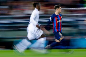 Camavinga y Gavi, en el Clásico de la segunda vuelta de la pasada Liga, disputado en el Camp Nou el 19 de marzo de 2023.